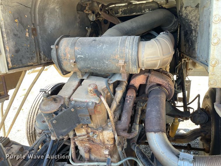 image for item NY9554 1981 International CO-9670 XL Series  semi truck