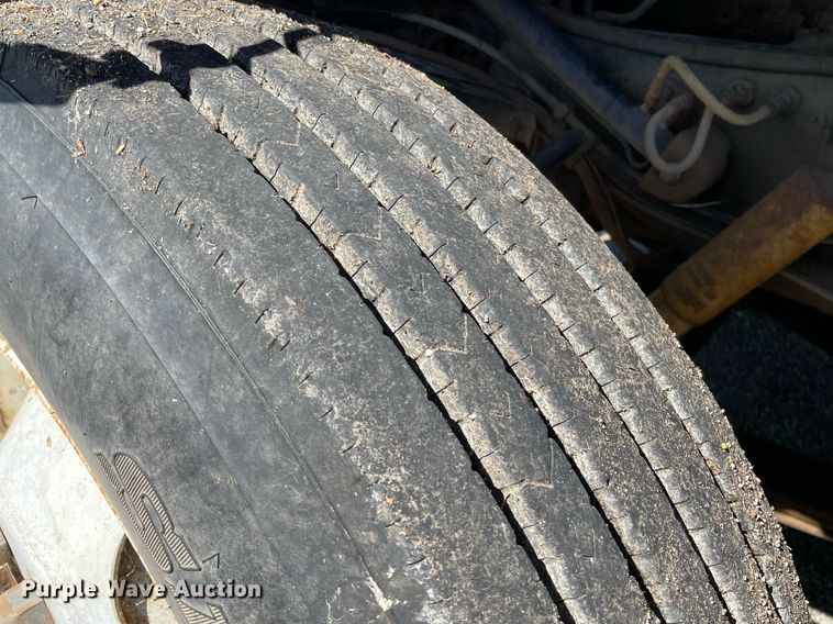 image for item NY9554 1981 International CO-9670 XL Series  semi truck