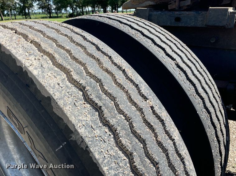 image for item NY9554 1981 International CO-9670 XL Series  semi truck