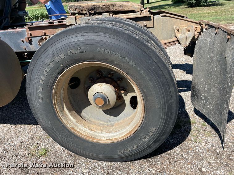 image for item NY9554 1981 International CO-9670 XL Series  semi truck