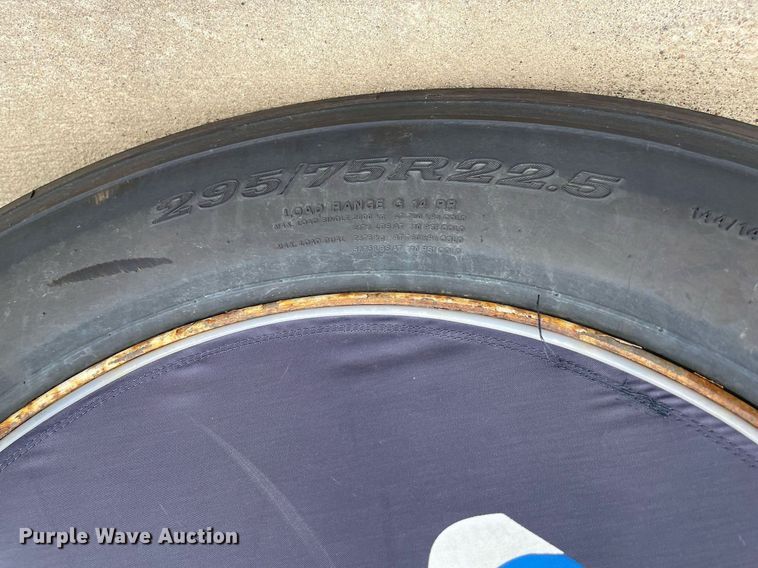 image for item NY9598 2008 Utility VS2RA  refrigerated van trailer