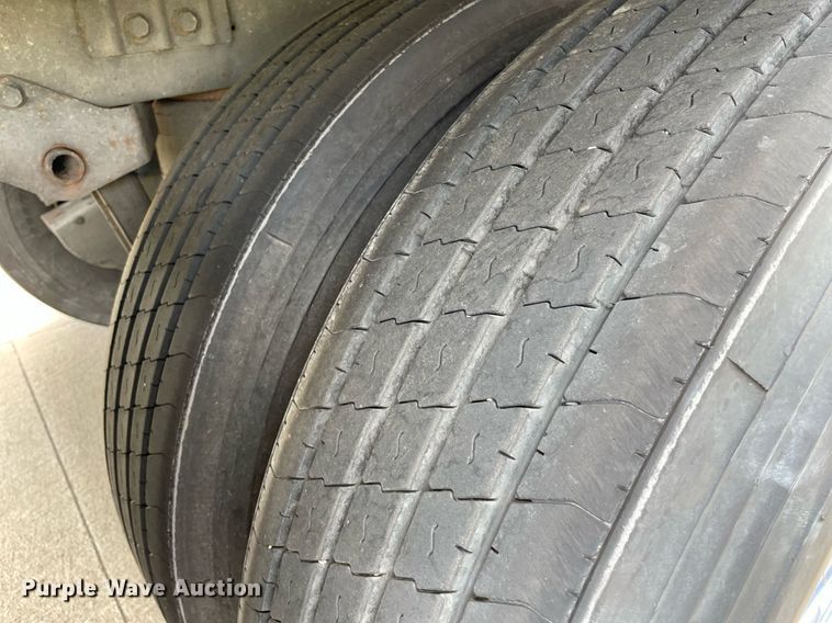 image for item NY9598 2008 Utility VS2RA  refrigerated van trailer