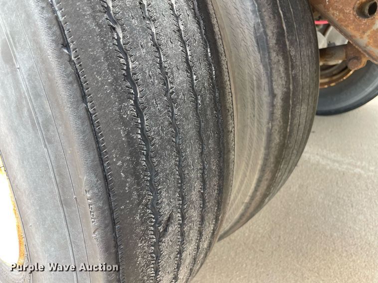 image for item NY9600 2000 Wabash  dry van trailer