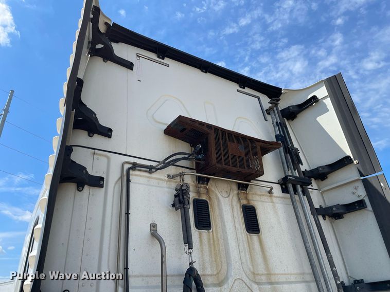 image for item NY9604 2016 Freightliner Cascadia Evolution CA125SLP  semi truck