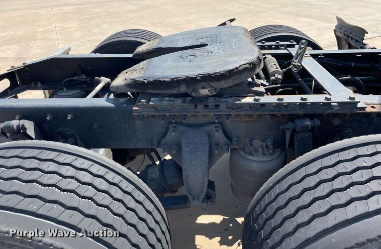 image for item NY9604 2016 Freightliner Cascadia Evolution CA125SLP  semi truck