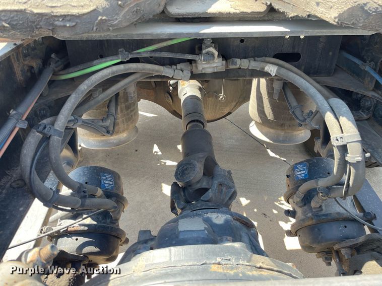 image for item NY9604 2016 Freightliner Cascadia Evolution CA125SLP  semi truck