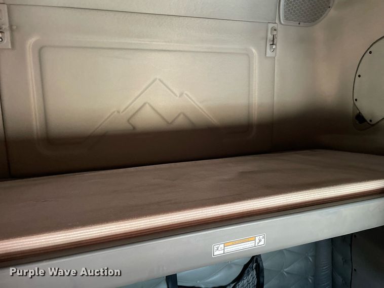 image for item NY9604 2016 Freightliner Cascadia Evolution CA125SLP  semi truck