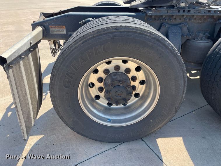 image for item NY9604 2016 Freightliner Cascadia Evolution CA125SLP  semi truck