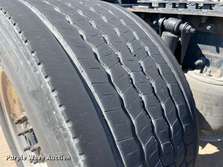 image for item NY9604 2016 Freightliner Cascadia Evolution CA125SLP  semi truck