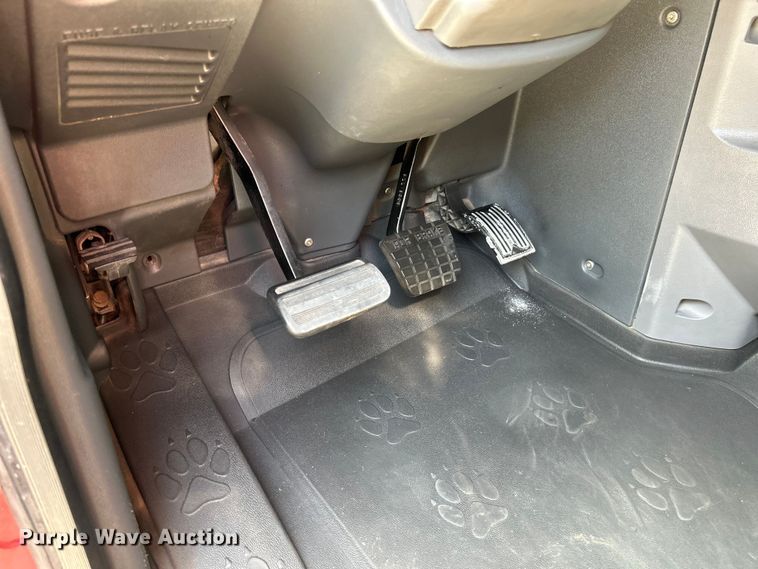 image for item OK9740 2016 Mack CXU613  semi truck