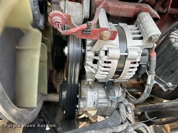 image for item OK9740 2016 Mack CXU613  semi truck