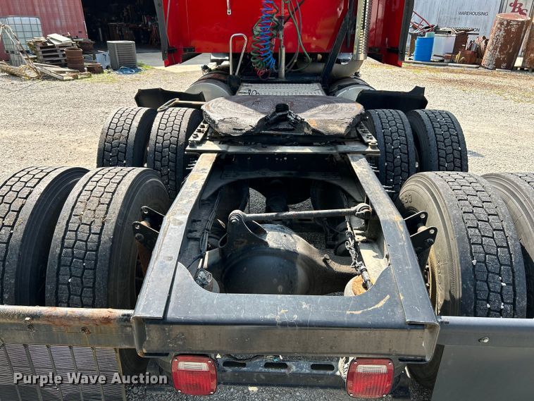 image for item OK9740 2016 Mack CXU613  semi truck