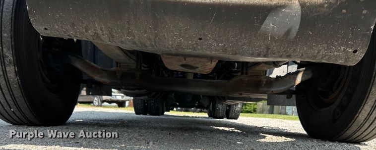 image for item OK9740 2016 Mack CXU613  semi truck