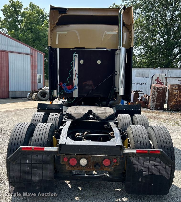 image for item OK9741 2007 Mack CXN613  semi truck