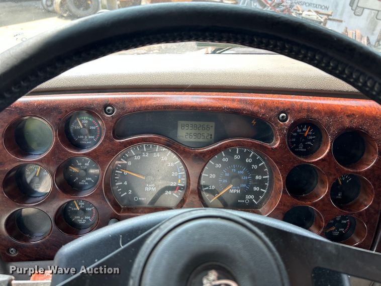 image for item OK9741 2007 Mack CXN613  semi truck