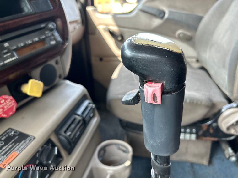 image for item OK9741 2007 Mack CXN613  semi truck