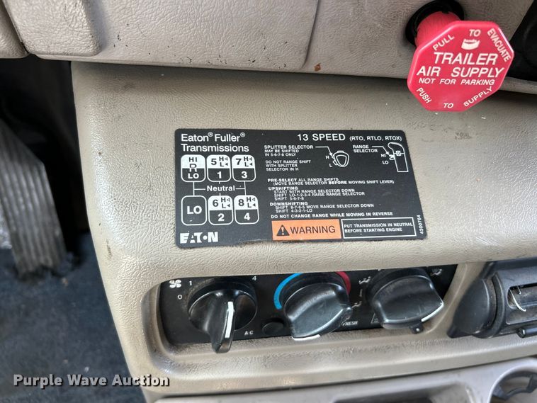 image for item OK9741 2007 Mack CXN613  semi truck