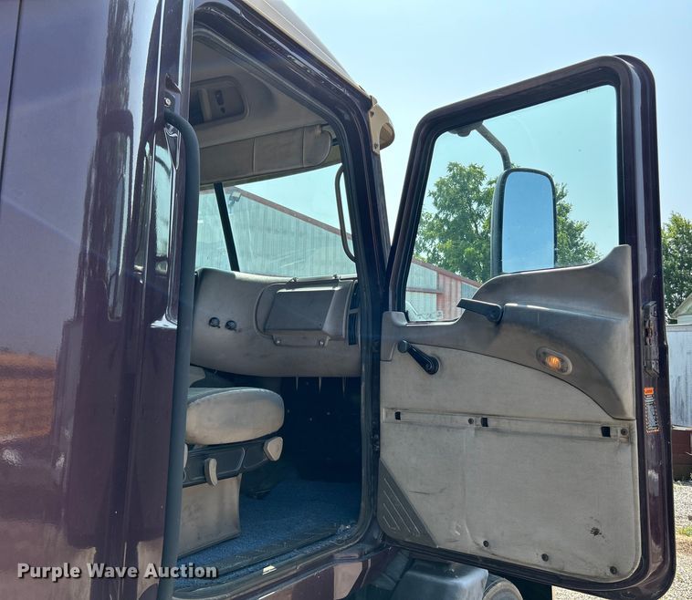 image for item OK9741 2007 Mack CXN613  semi truck