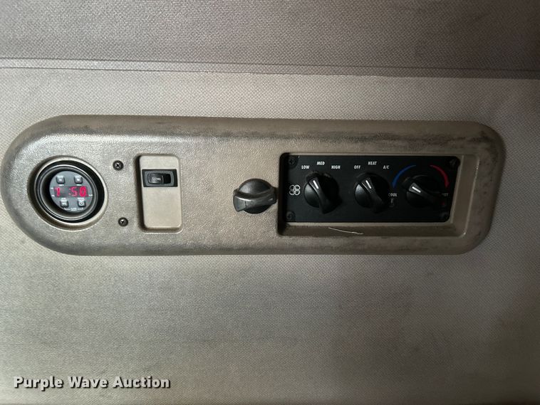 image for item OK9741 2007 Mack CXN613  semi truck