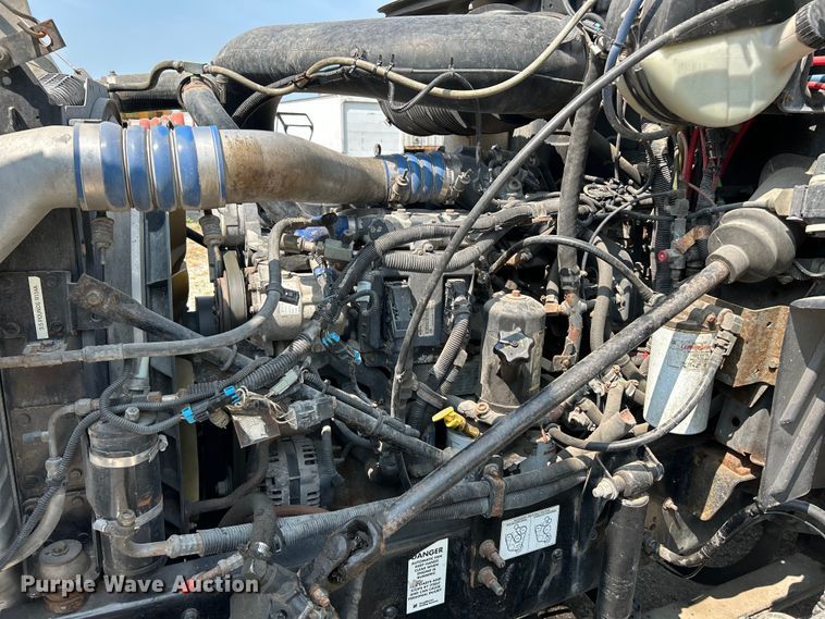 image for item OK9741 2007 Mack CXN613  semi truck