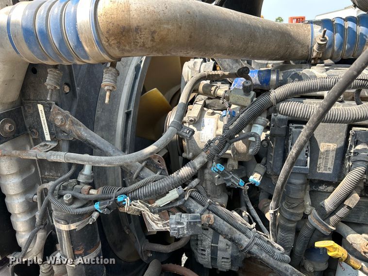 image for item OK9741 2007 Mack CXN613  semi truck