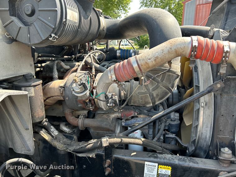 image for item OK9741 2007 Mack CXN613  semi truck