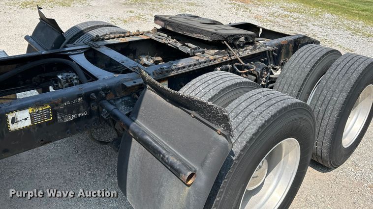 image for item OK9741 2007 Mack CXN613  semi truck