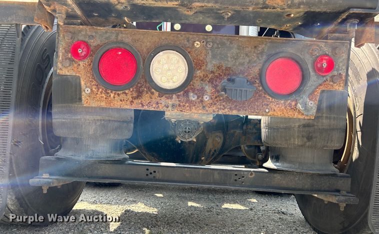 image for item OK9741 2007 Mack CXN613  semi truck