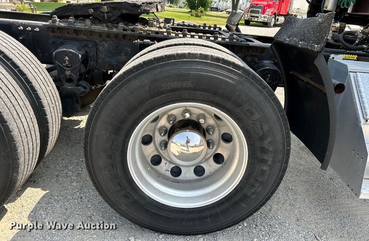 image for item OK9741 2007 Mack CXN613  semi truck