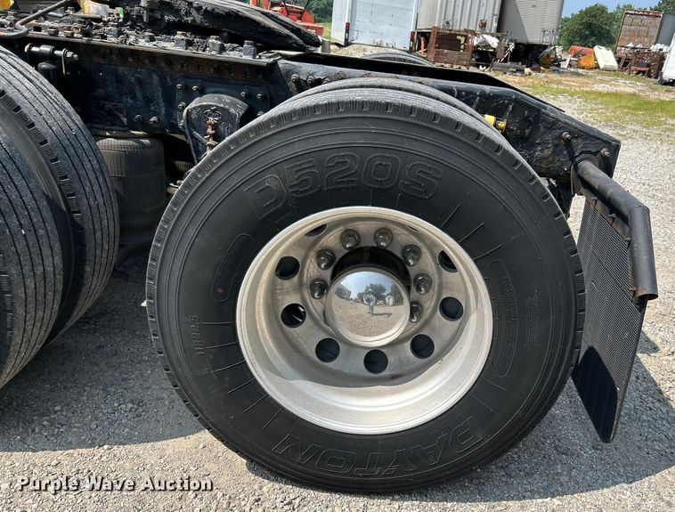 image for item OK9741 2007 Mack CXN613  semi truck