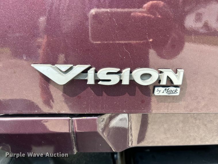 image for item OK9741 2007 Mack CXN613  semi truck