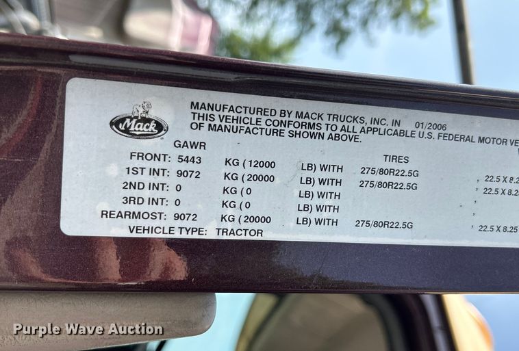 image for item OK9741 2007 Mack CXN613  semi truck