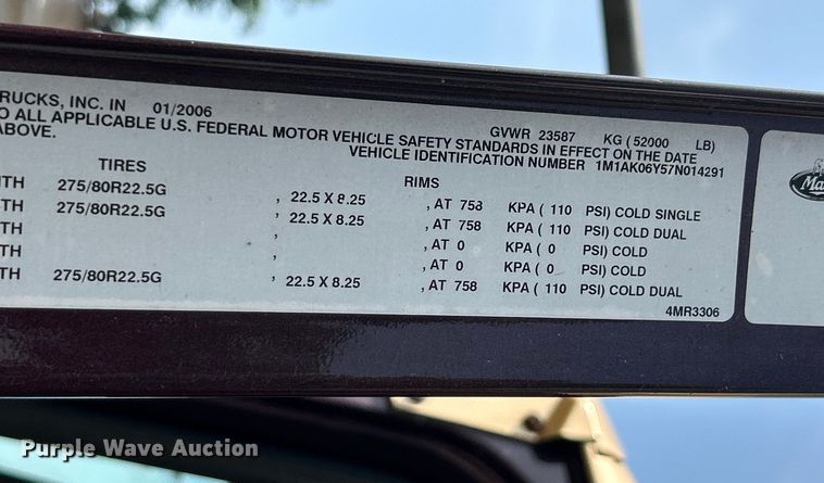 image for item OK9741 2007 Mack CXN613  semi truck