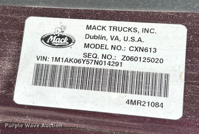 image for item OK9741 2007 Mack CXN613  semi truck