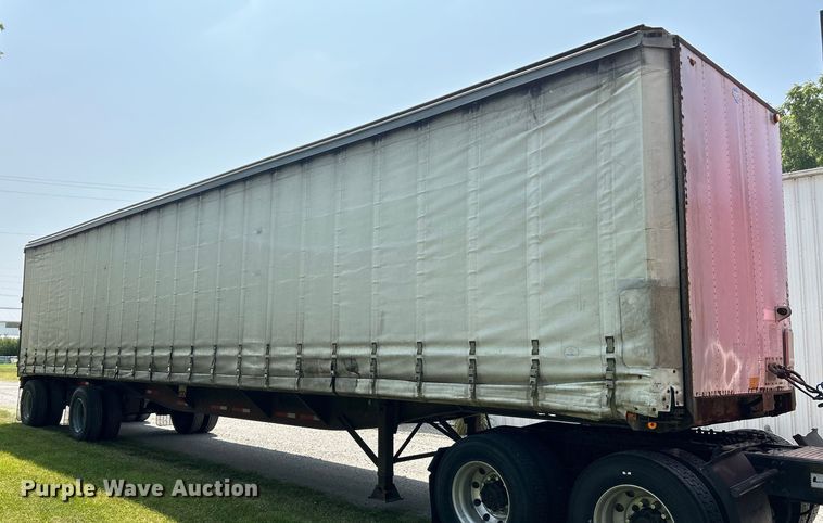image for item OK9742 1996 Utility Trailers  side curtain trailer