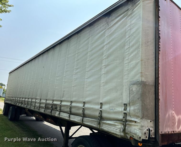 image for item OK9742 1996 Utility Trailers  side curtain trailer