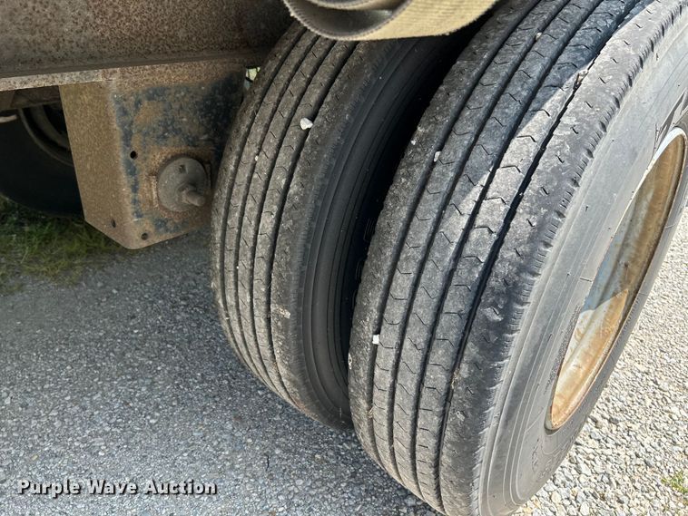 image for item OK9742 1996 Utility Trailers  side curtain trailer