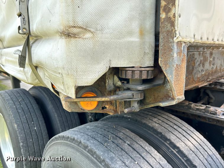 image for item OK9743 1996 Utility Trailers  side curtain trailer