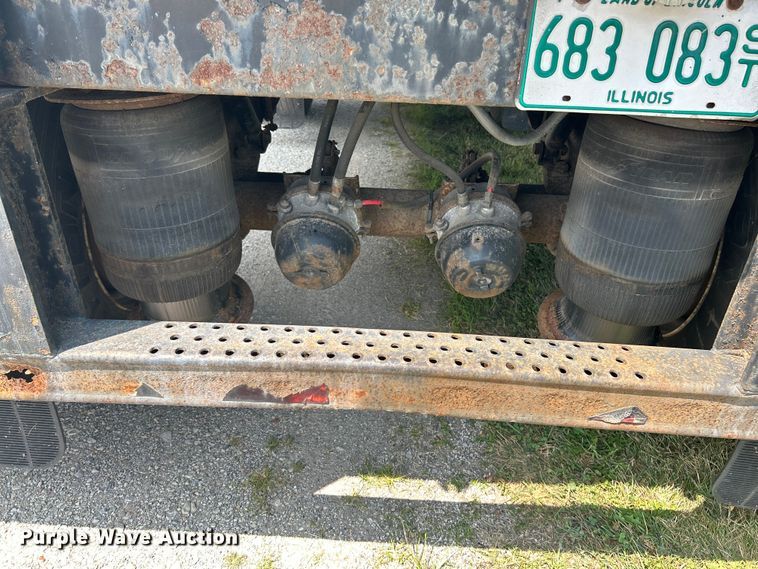 image for item OK9743 1996 Utility Trailers  side curtain trailer