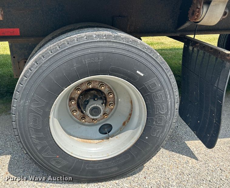 image for item OK9743 1996 Utility Trailers  side curtain trailer