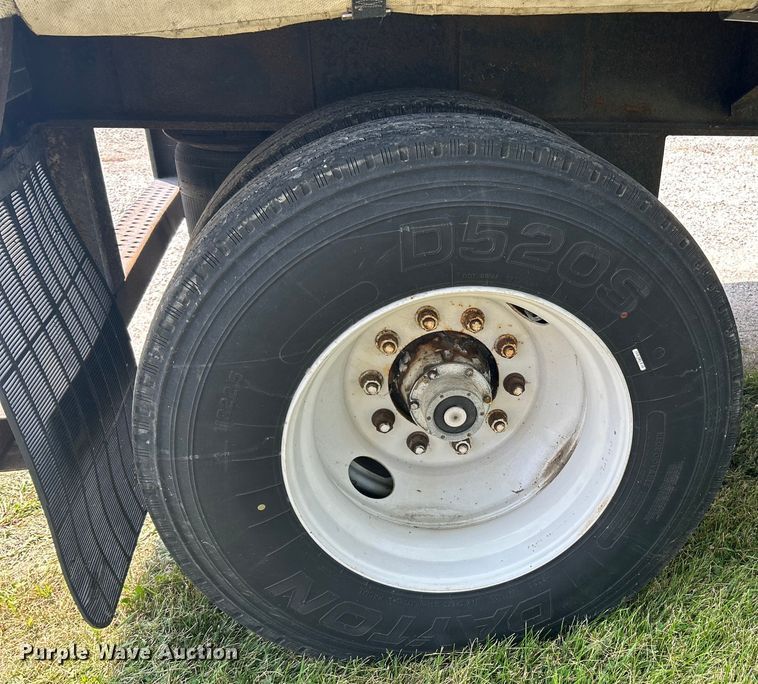 image for item OK9743 1996 Utility Trailers  side curtain trailer