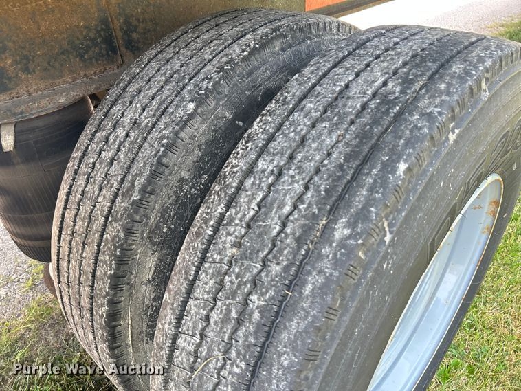 image for item OK9743 1996 Utility Trailers  side curtain trailer