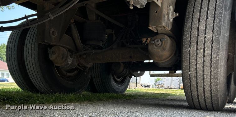 image for item OK9744 2012 Wabash National  dry van trailer