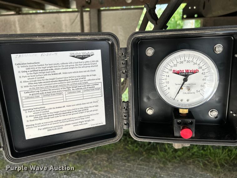 image for item OK9744 2012 Wabash National  dry van trailer