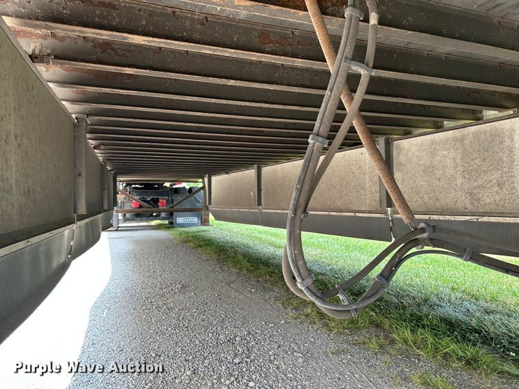 image for item OK9744 2012 Wabash National  dry van trailer