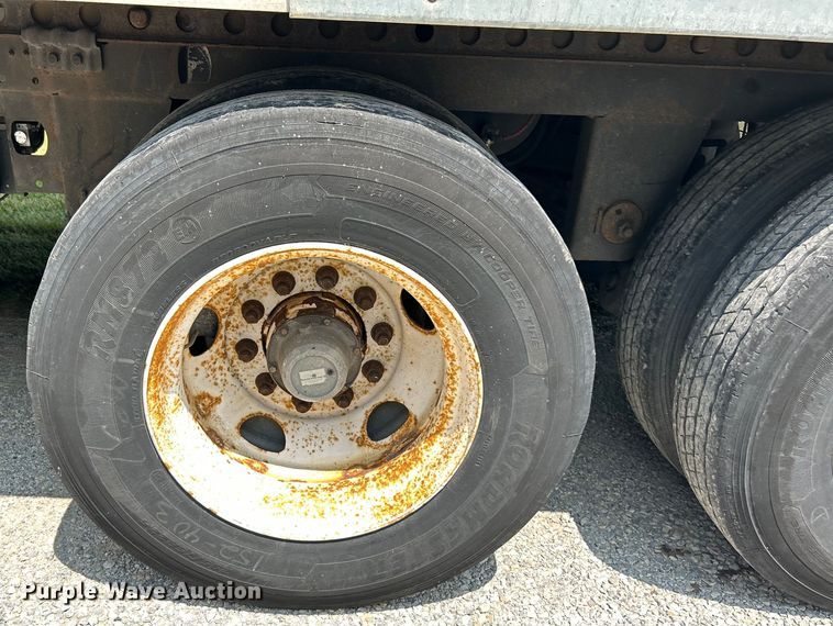 image for item OK9744 2012 Wabash National  dry van trailer