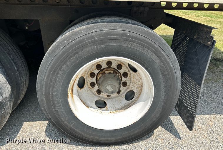 image for item OK9744 2012 Wabash National  dry van trailer