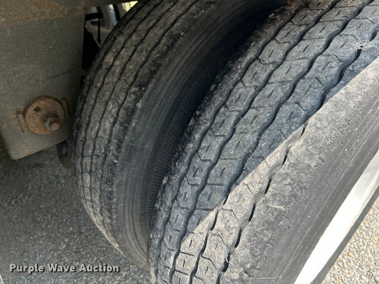 image for item OK9744 2012 Wabash National  dry van trailer