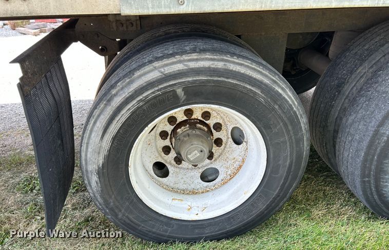 image for item OK9744 2012 Wabash National  dry van trailer