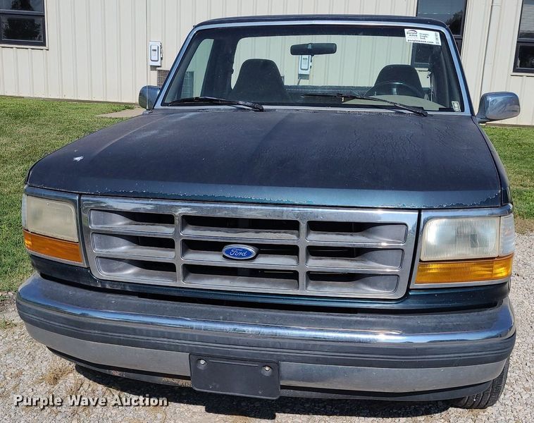 image for item DK1921 1994  Ford F150 XLT  pickup truck